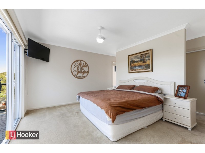 15 Outlook Avenue, Lakes Entrance VIC 3909