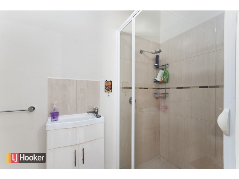 15 Outlook Avenue, Lakes Entrance VIC 3909