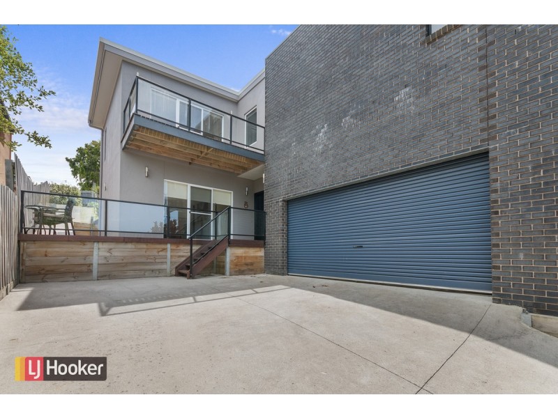 15 Outlook Avenue, Lakes Entrance VIC 3909