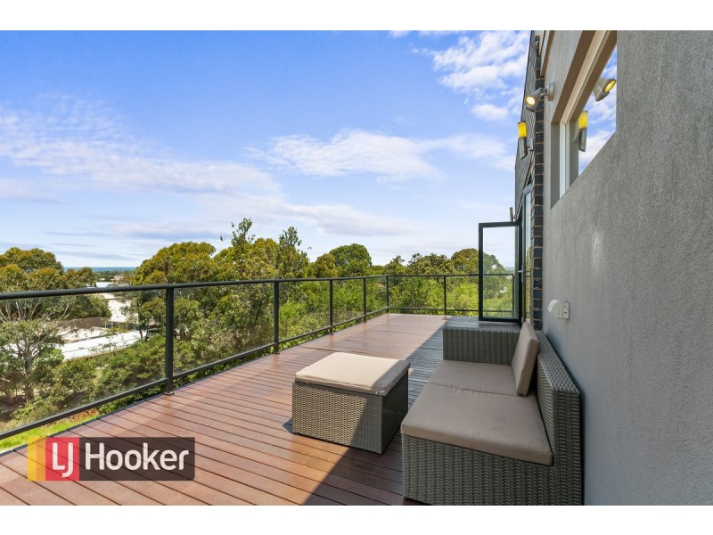 15 Outlook Avenue, Lakes Entrance VIC 3909