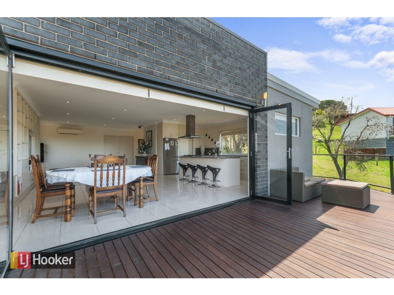 15 Outlook Avenue, Lakes Entrance VIC 3909