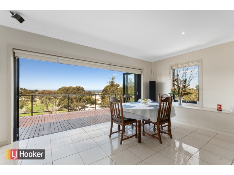 15 Outlook Avenue, Lakes Entrance VIC 3909