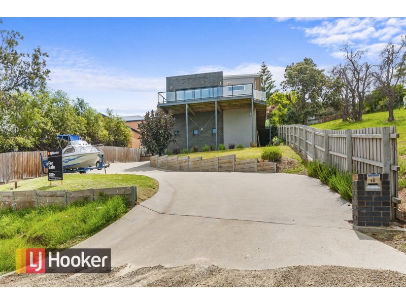 15 Outlook Avenue, Lakes Entrance VIC 3909