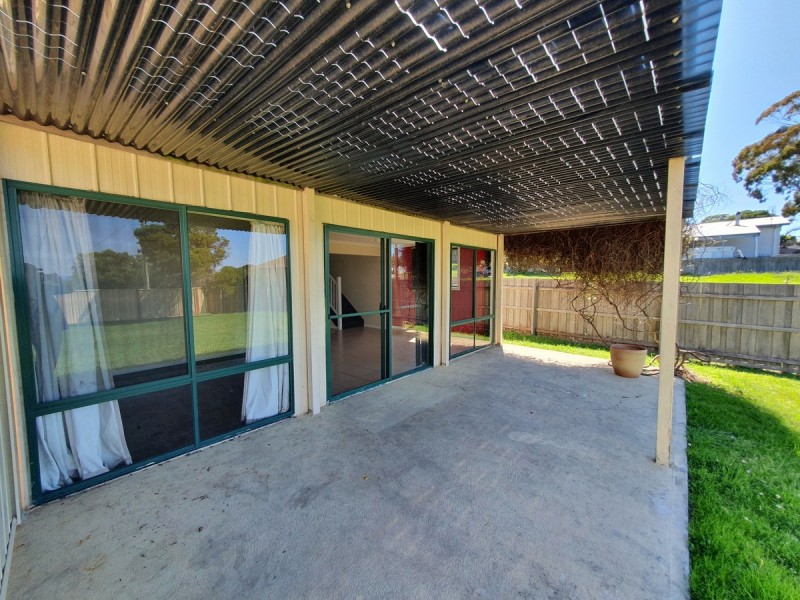 22 O’Neills Road, Lakes Entrance VIC 3909