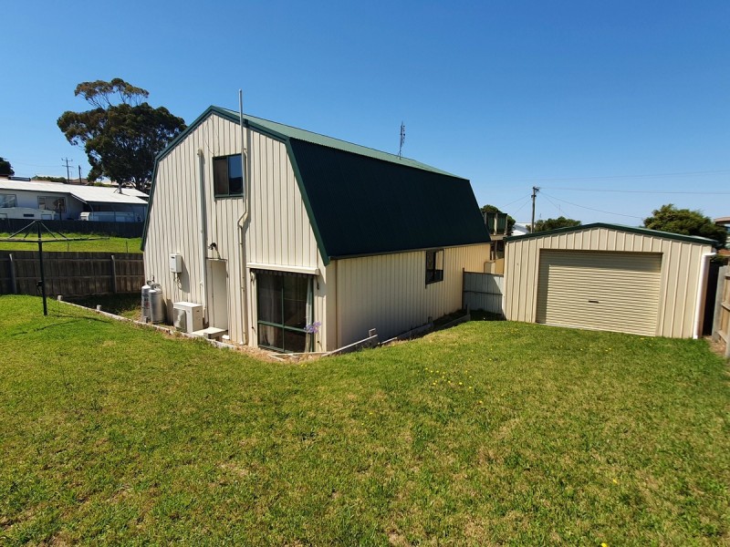 22 O’Neills Road, Lakes Entrance VIC 3909