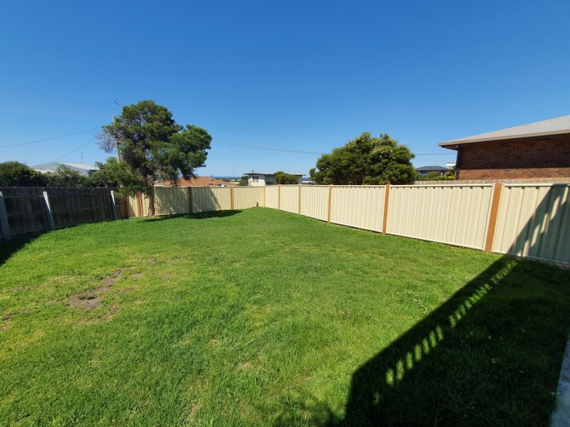 22 O’Neills Road, Lakes Entrance VIC 3909