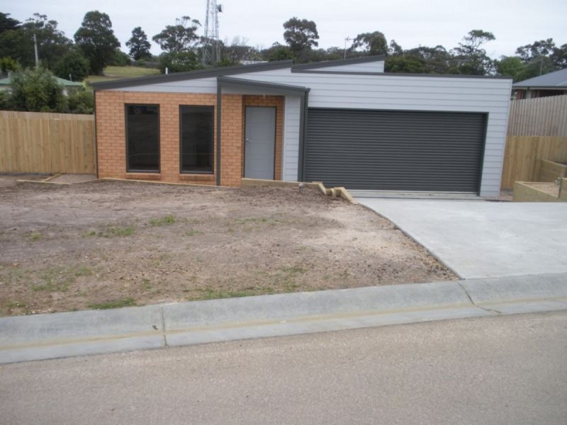 12 Leurimah Court, Lakes Entrance VIC 3909