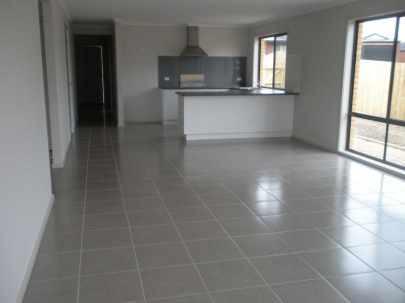 12 Leurimah Court, Lakes Entrance VIC 3909
