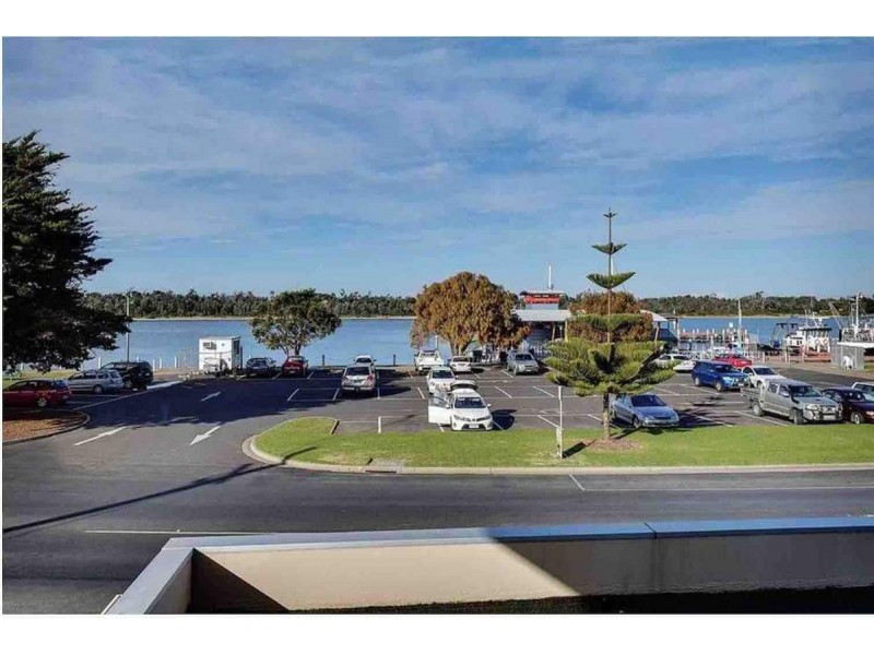 2/247 Esplanade, Lakes Entrance VIC 3909