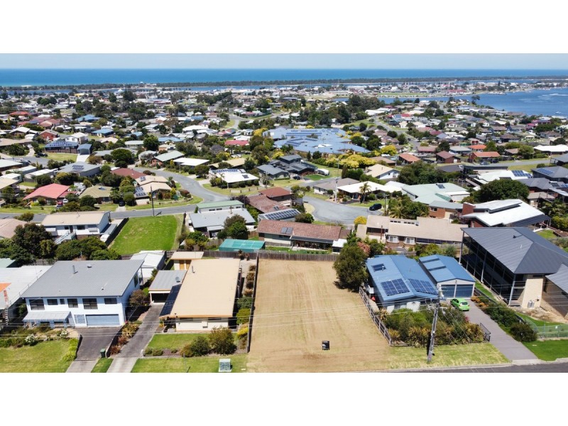31 O’Neills Road, Lakes Entrance VIC 3909