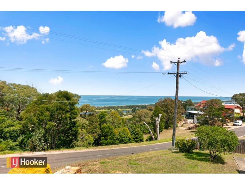 49 Ocean View Parade, Lakes Entrance VIC 3909
