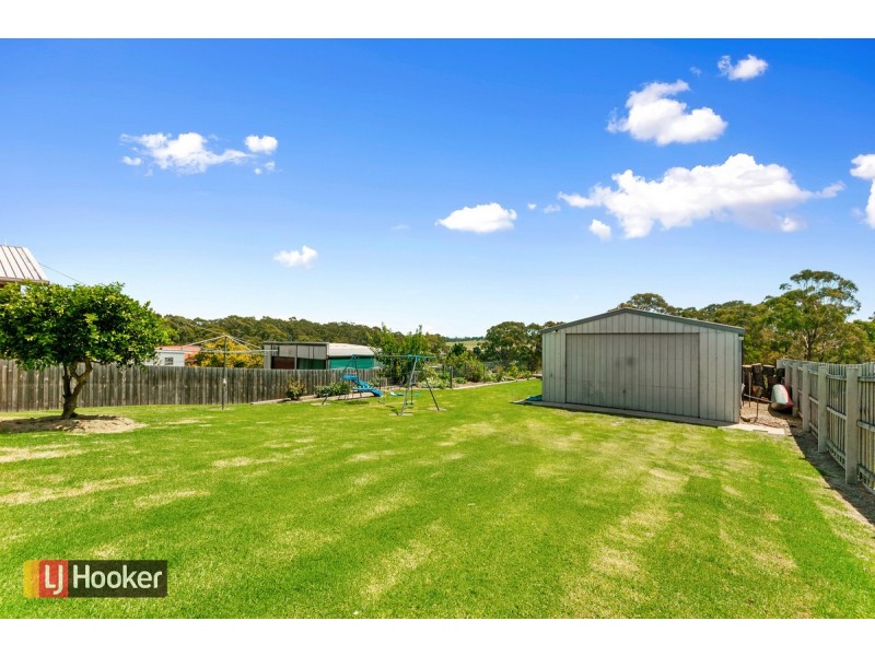 49 Ocean View Parade, Lakes Entrance VIC 3909