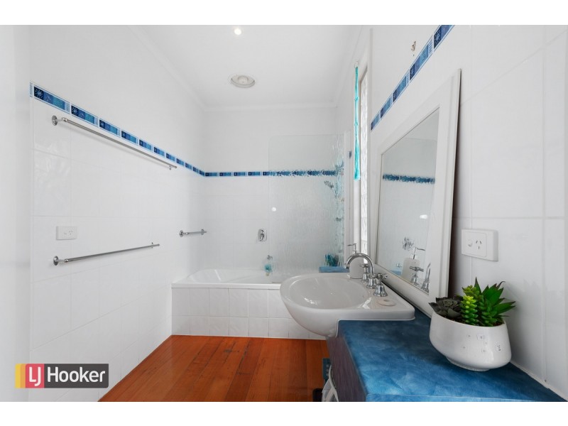 6 View Street, Lakes Entrance VIC 3909