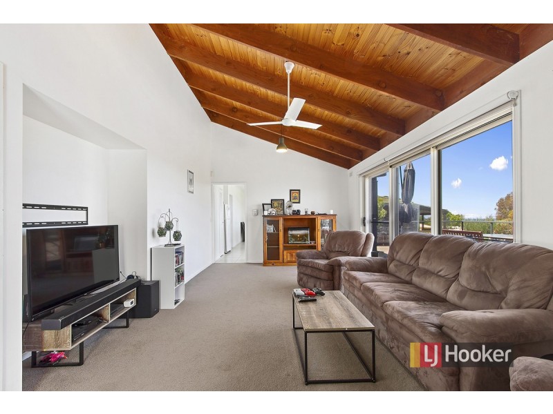 19 Capes Road, Lakes Entrance VIC 3909