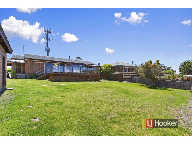 19 Capes Road, Lakes Entrance VIC 3909