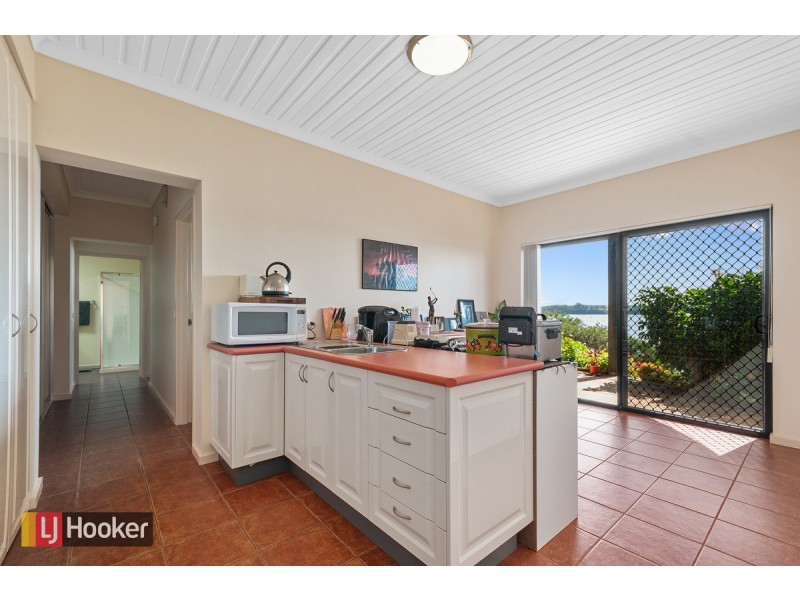 86 Lakeside Drive, Lake Tyers Beach VIC 3909