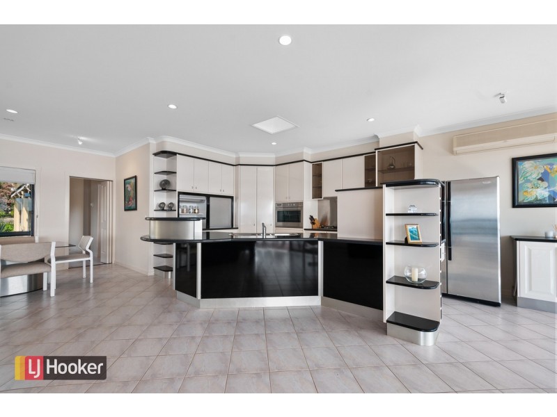 86 Lakeside Drive, Lake Tyers Beach VIC 3909