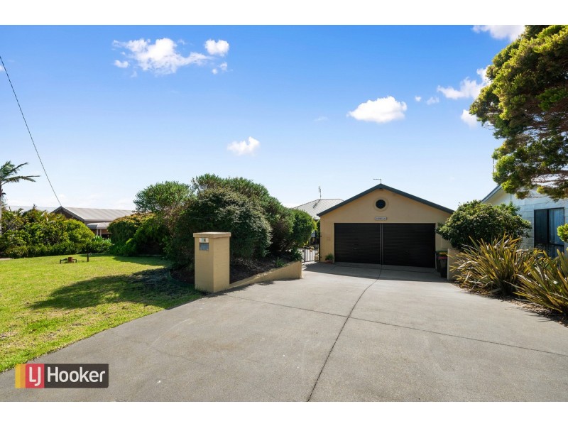 86 Lakeside Drive, Lake Tyers Beach VIC 3909