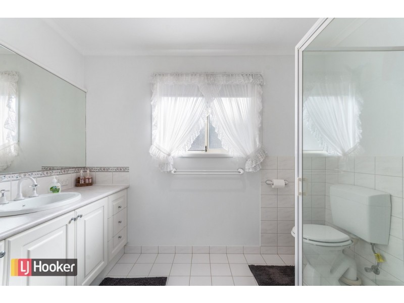 1/64 Roadknight Street, Lakes Entrance VIC 3909