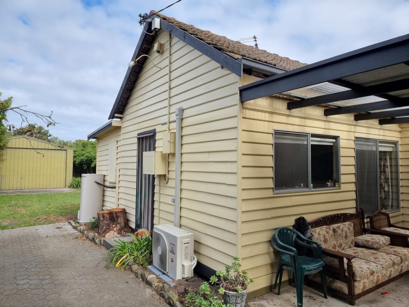 68 Roadknight Street, Lakes Entrance VIC 3909