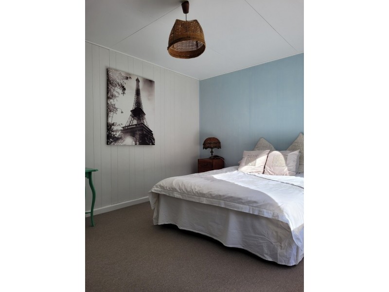 68 Roadknight Street, Lakes Entrance VIC 3909