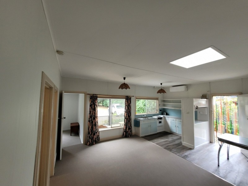 68 Roadknight Street, Lakes Entrance VIC 3909