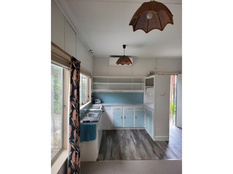 68 Roadknight Street, Lakes Entrance VIC 3909