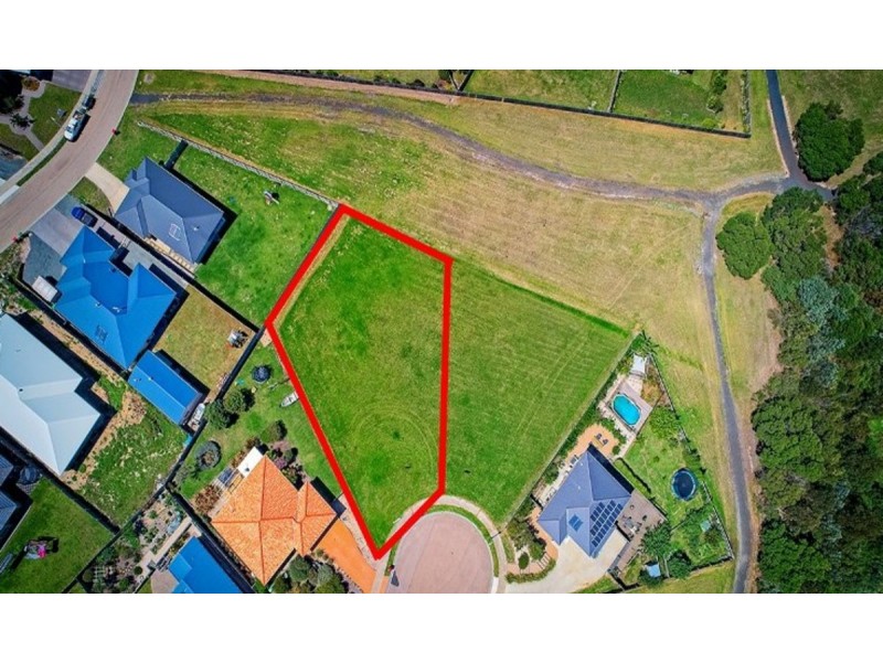 27 Norman Court, Lakes Entrance VIC 3909