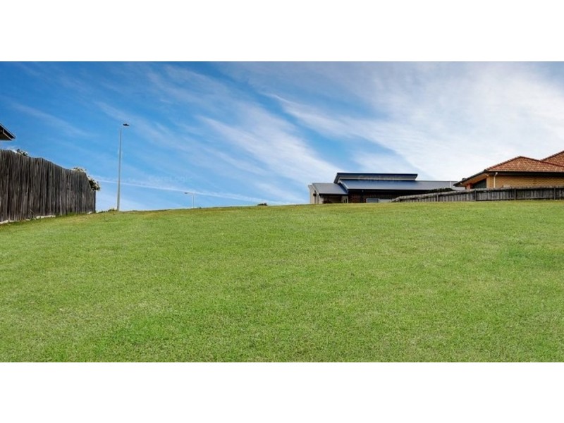 27 Norman Court, Lakes Entrance VIC 3909