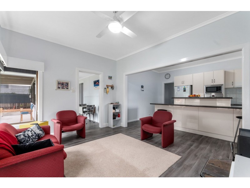 5 George Street, Lakes Entrance VIC 3909