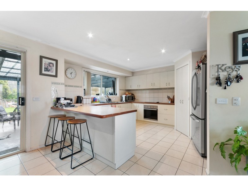 42 Lindamay Court, Lakes Entrance VIC 3909