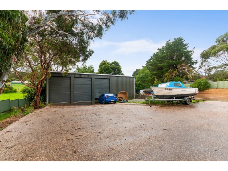42 Lindamay Court, Lakes Entrance VIC 3909