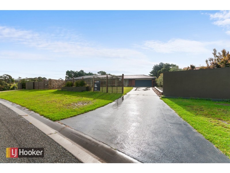 42 Lindamay Court, Lakes Entrance VIC 3909