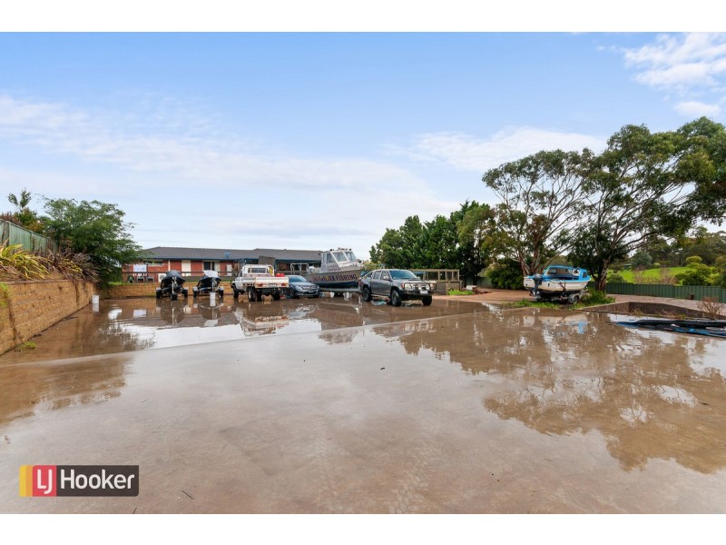 42 Lindamay Court, Lakes Entrance VIC 3909