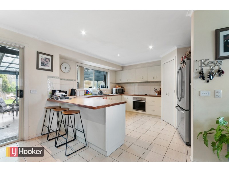 42 Lindamay Court, Lakes Entrance VIC 3909