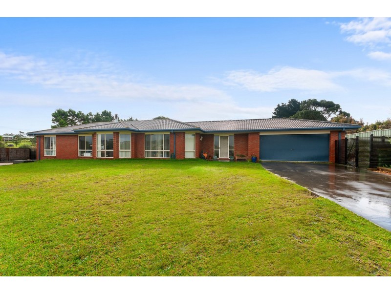42 Lindamay Court, Lakes Entrance VIC 3909