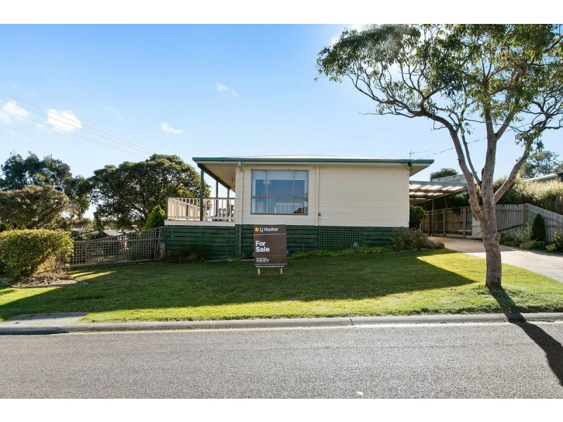 8 Mist Street, Lakes Entrance VIC 3909