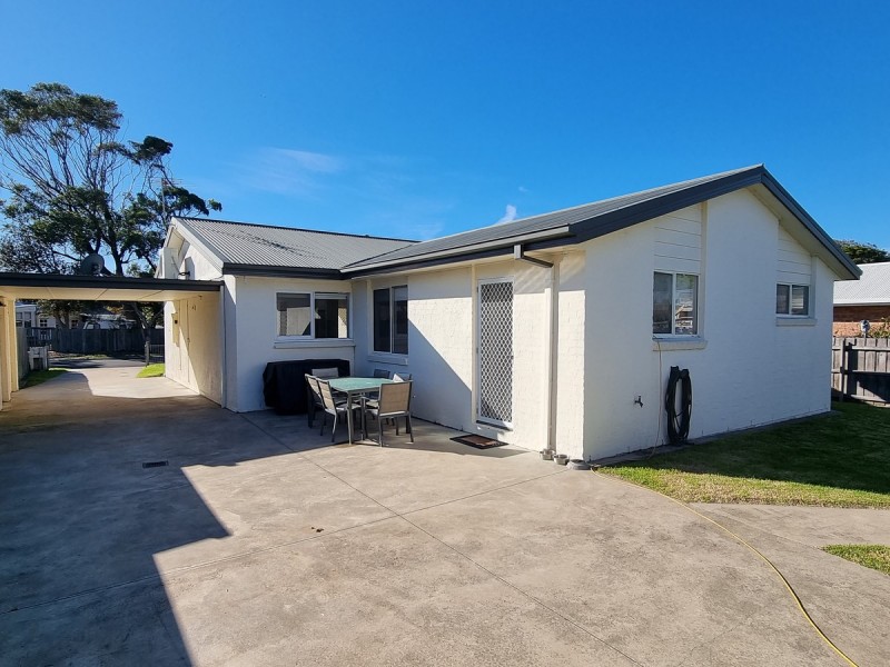 18 Long Street, Lakes Entrance VIC 3909