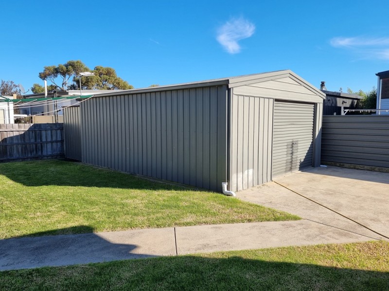 18 Long Street, Lakes Entrance VIC 3909