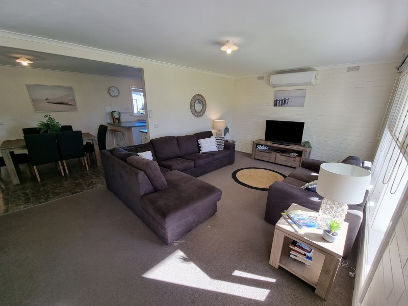 18 Long Street, Lakes Entrance VIC 3909