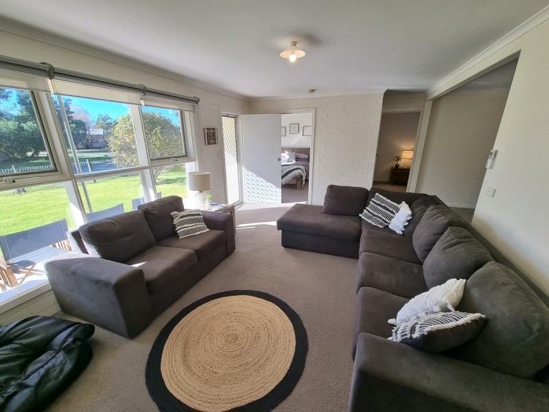 18 Long Street, Lakes Entrance VIC 3909