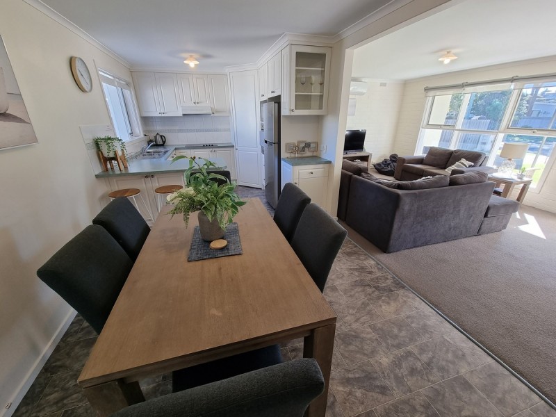 18 Long Street, Lakes Entrance VIC 3909