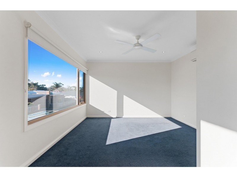 11 Penang Boardwalk, Lakes Entrance VIC 3909