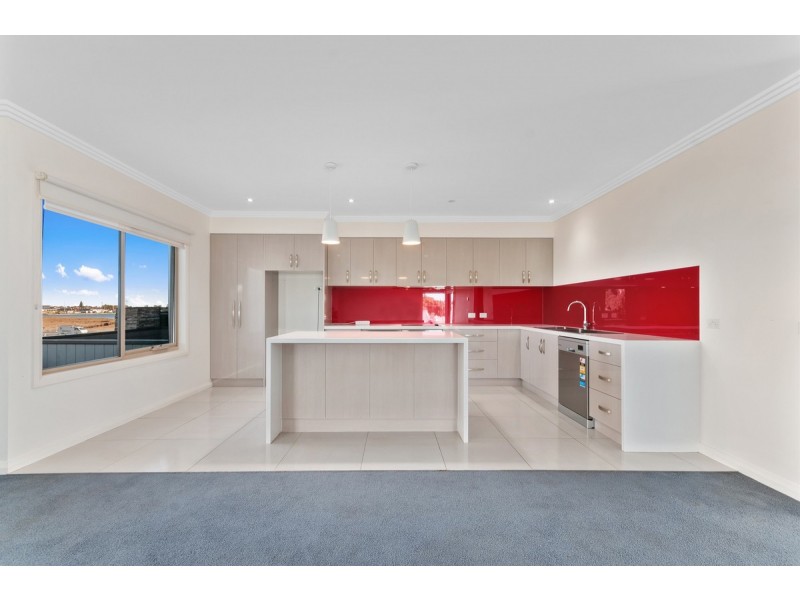 11 Penang Boardwalk, Lakes Entrance VIC 3909