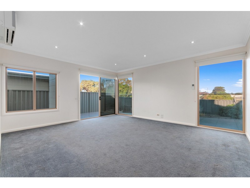 11 Penang Boardwalk, Lakes Entrance VIC 3909