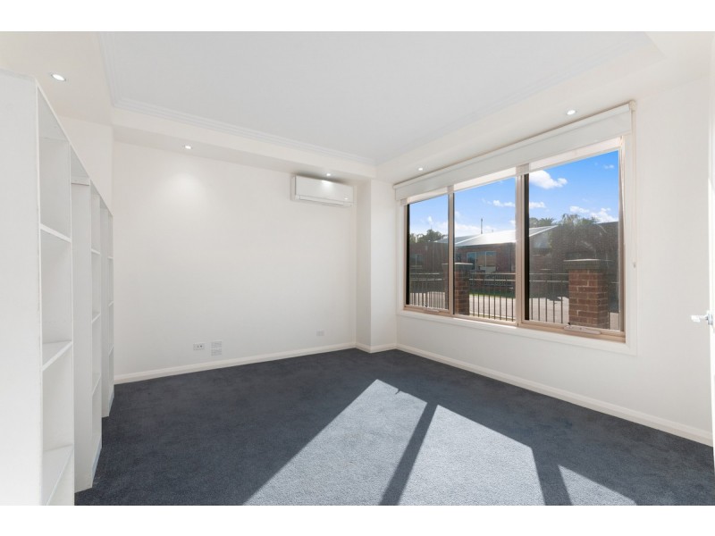 11 Penang Boardwalk, Lakes Entrance VIC 3909