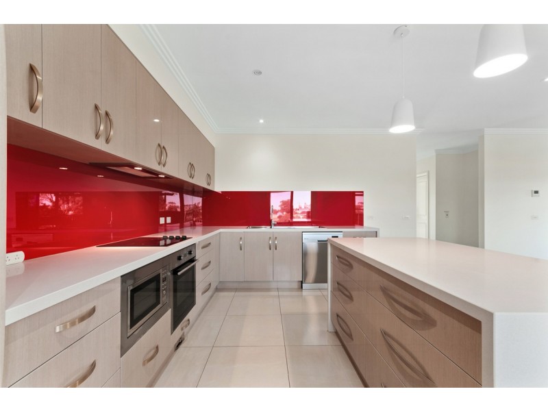 11 Penang Boardwalk, Lakes Entrance VIC 3909