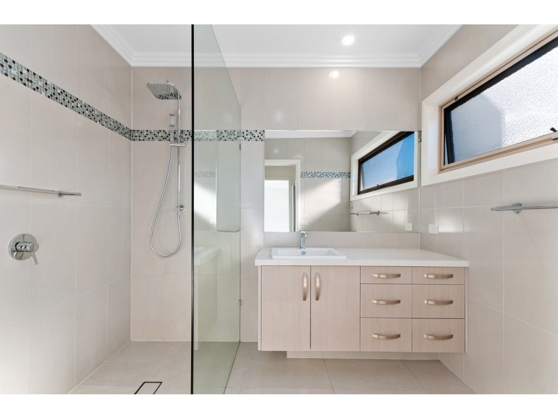 11 Penang Boardwalk, Lakes Entrance VIC 3909