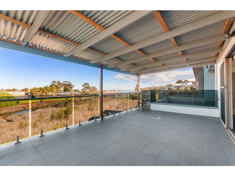 11 Penang Boardwalk, Lakes Entrance VIC 3909