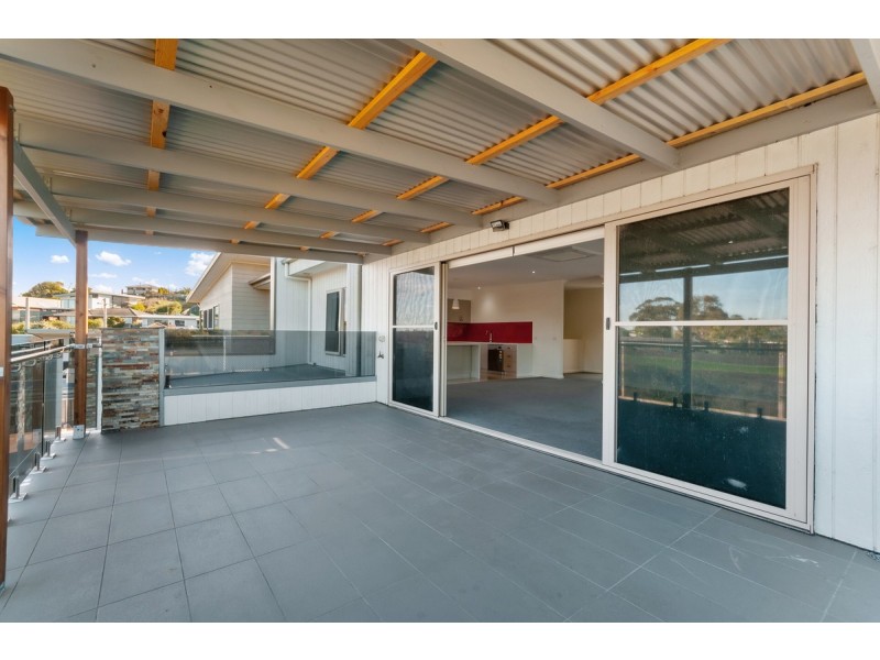 11 Penang Boardwalk, Lakes Entrance VIC 3909